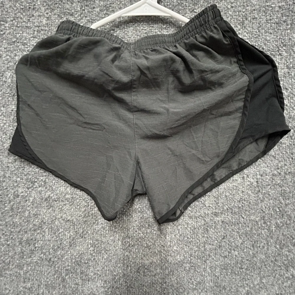 Nike Shorts Womens Size L Gray Dri-Fit Running Athletic Lightweight Breathable